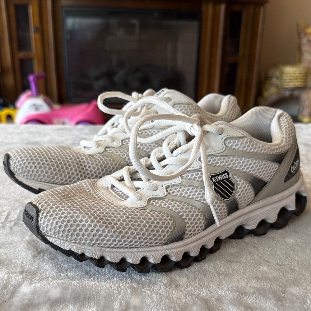 K-Swiss Tubes Sneakers, size 8